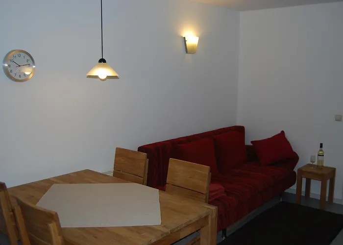 Kronenhof - Wein Und Ferien 아파트